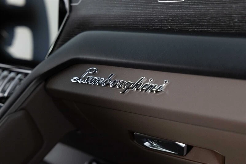 2021 Lamborghini Urus - Image 24 of 31