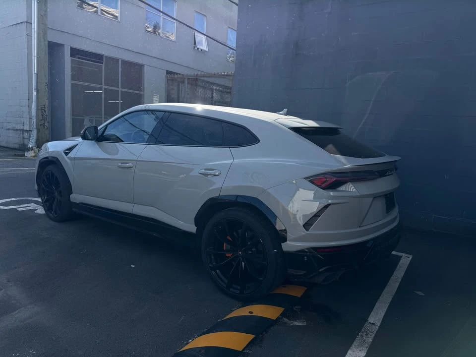 2021 Lamborghini Urus - Image 3 of 7