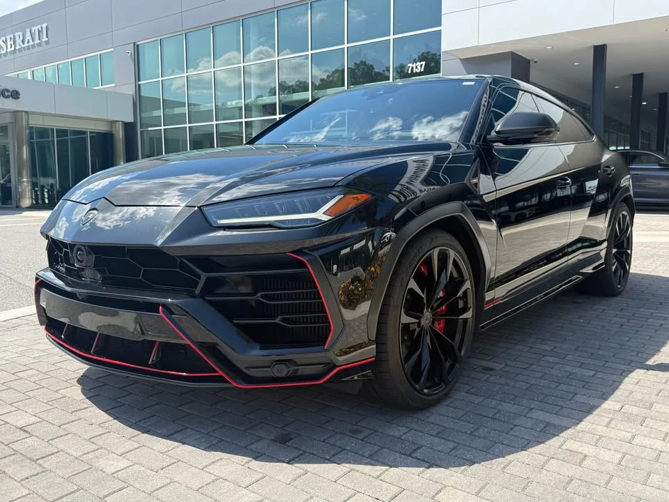 2021 Lamborghini Urus - Image 2 of 18