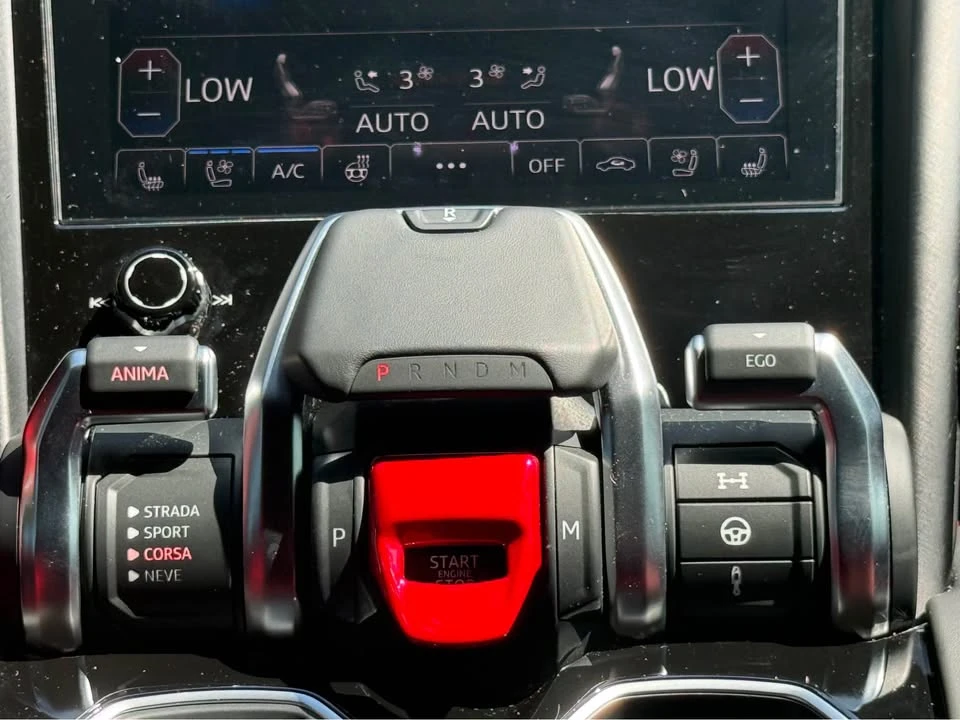 2021 Lamborghini Urus - Image 16 of 18