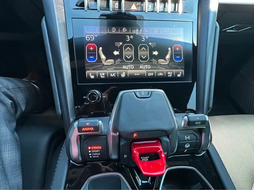 2021 Lamborghini Urus - Image 15 of 20