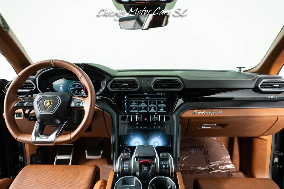 2021 Lamborghini Urus - Image 2 of 16