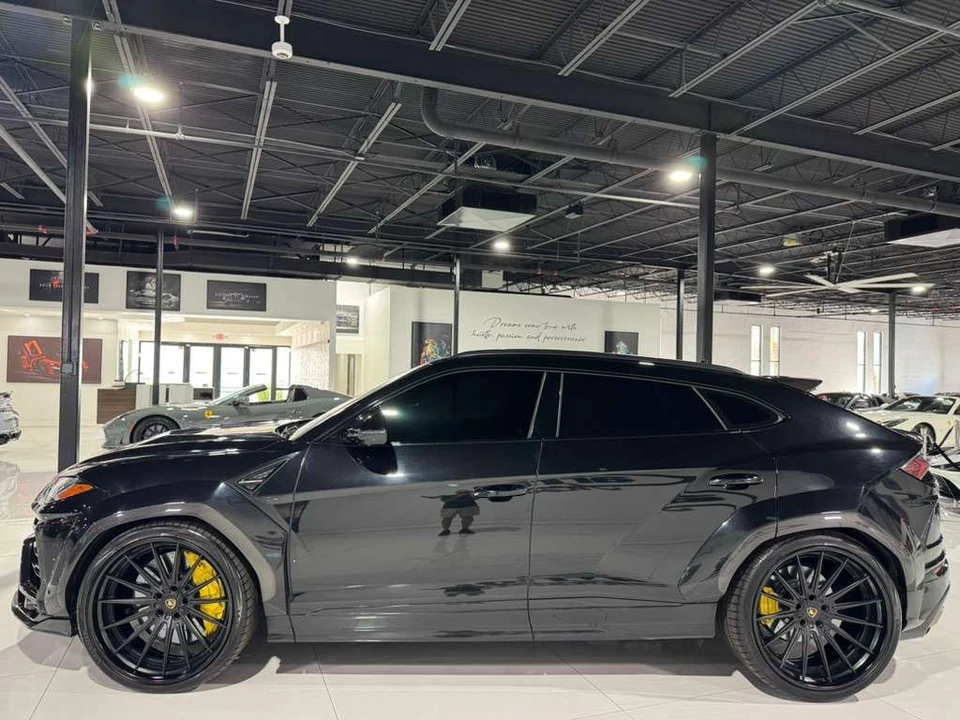 2021 Lamborghini Urus - Image 4 of 12