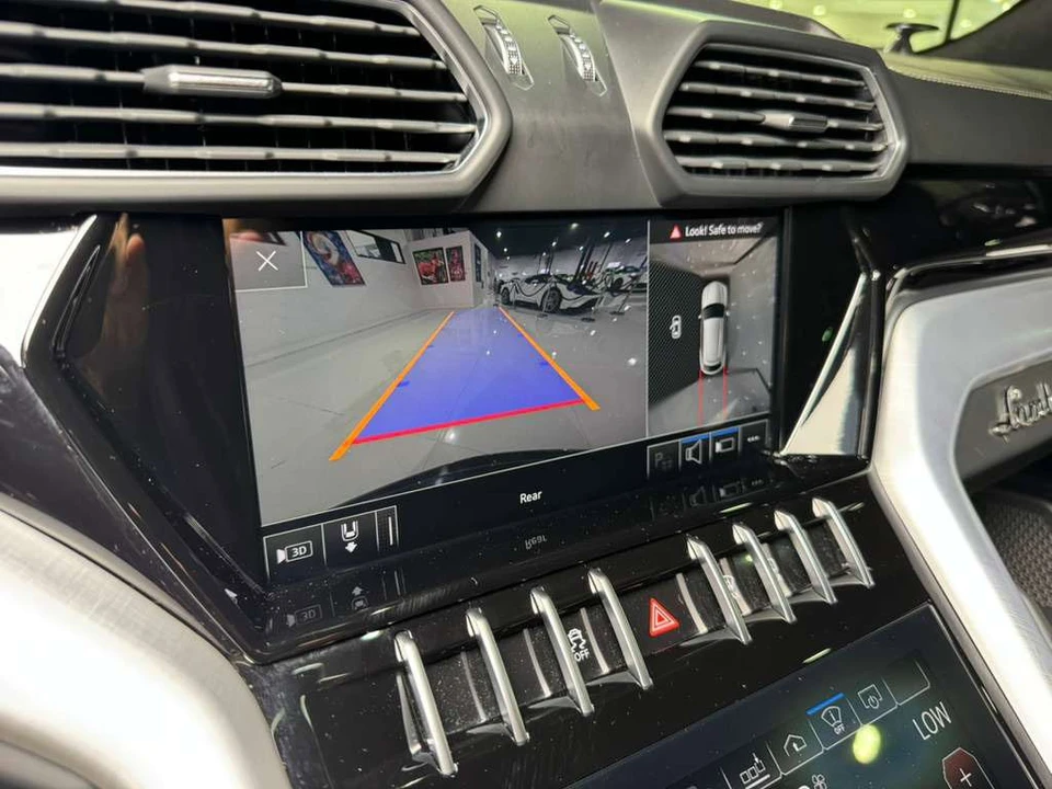 2021 Lamborghini Urus - Image 26 of 31