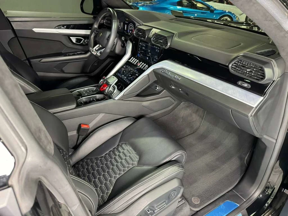 2021 Lamborghini Urus - Image 19 of 21
