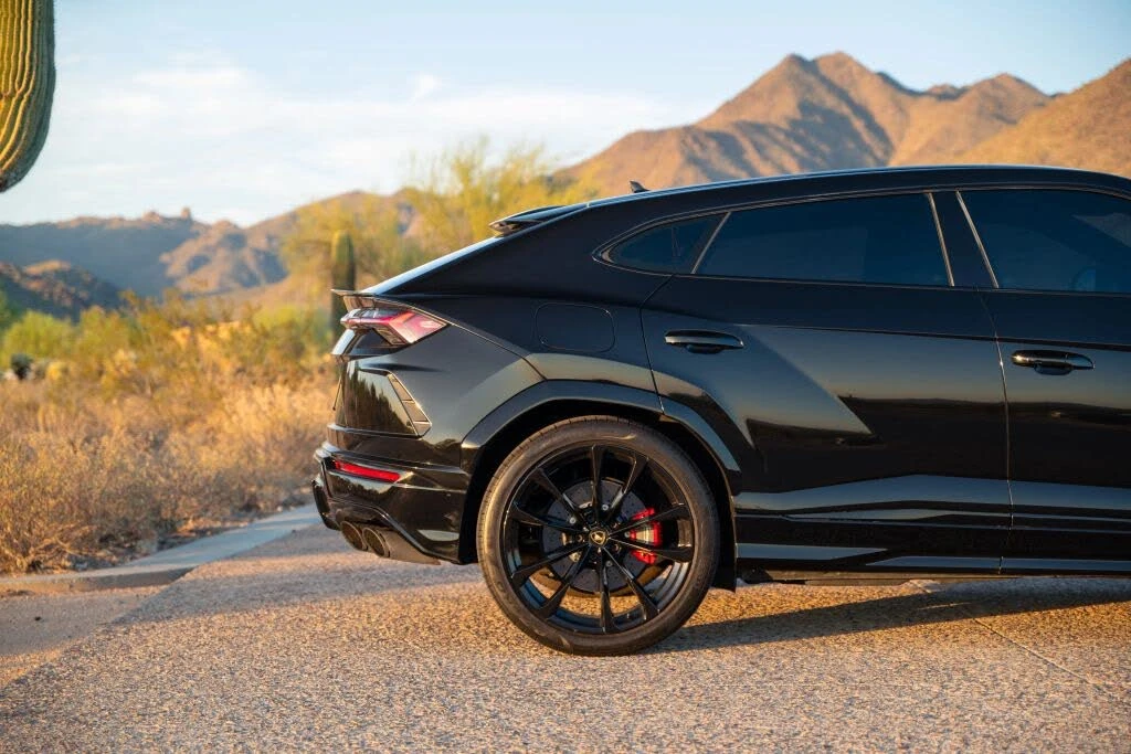 2021 Lamborghini Urus - Image 16 of 31