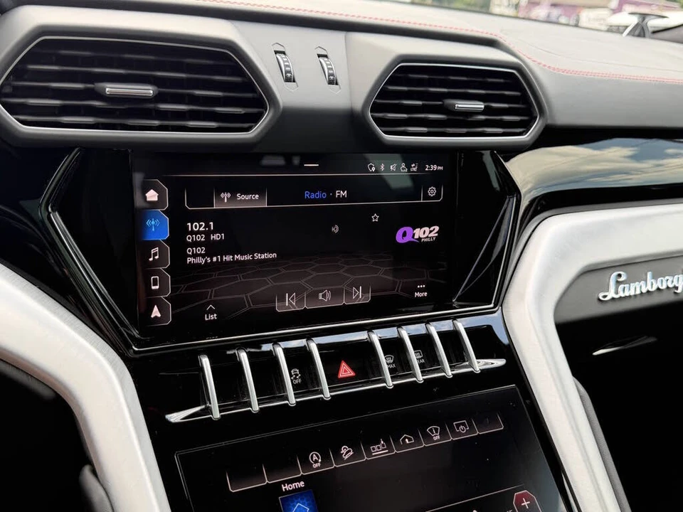 2021 Lamborghini Urus - Image 25 of 31