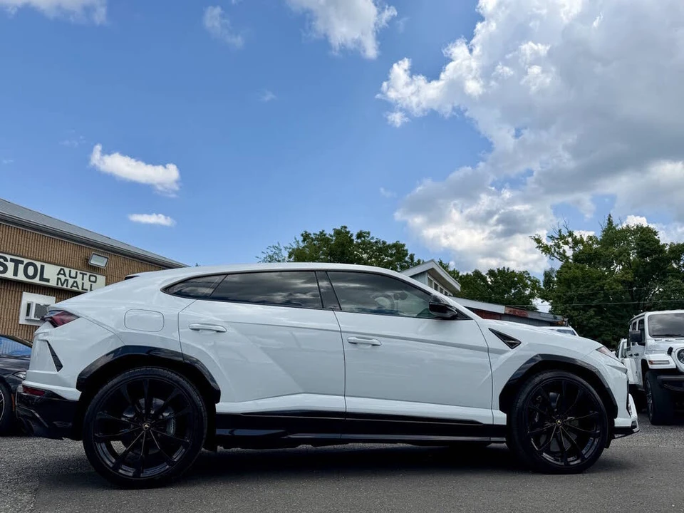 2021 Lamborghini Urus - Image 9 of 31