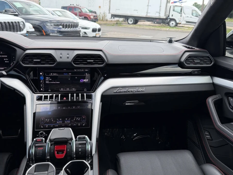 2021 Lamborghini Urus - Image 22 of 31