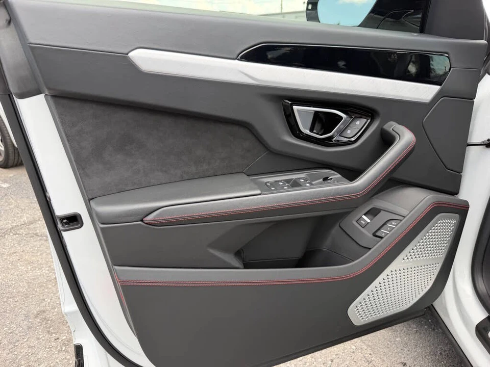 2021 Lamborghini Urus - Image 12 of 31