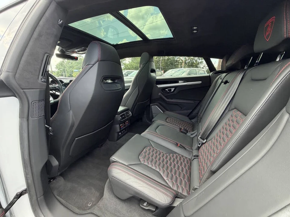 2021 Lamborghini Urus - Image 13 of 31