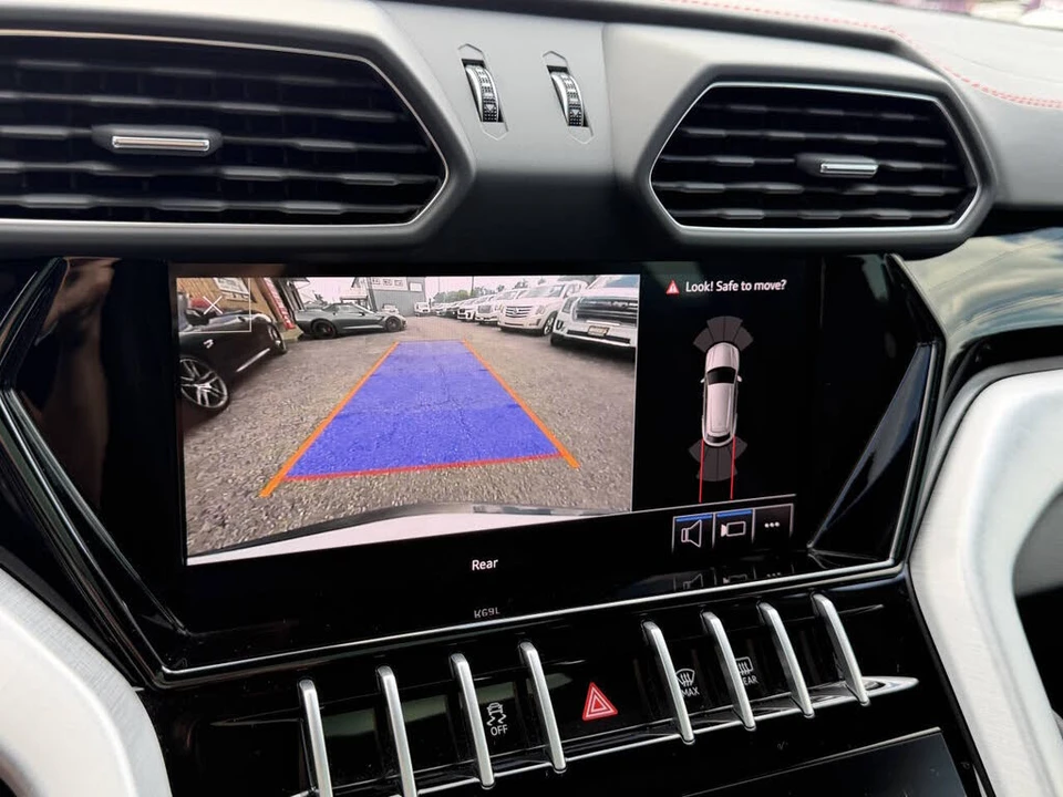 2021 Lamborghini Urus - Image 27 of 31