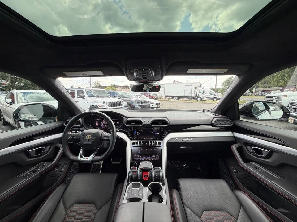 2021 Lamborghini Urus - Image 19 of 31