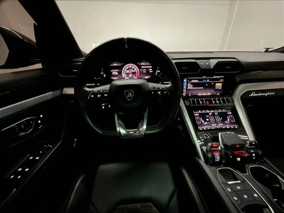 2021 Lamborghini Urus - Image 19 of 31