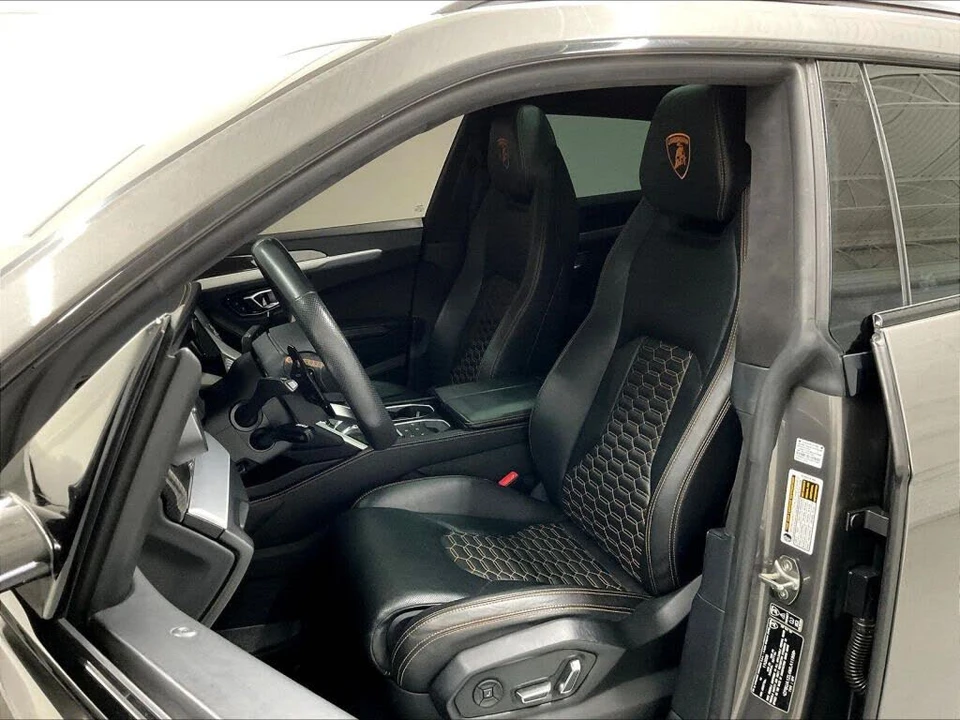 2021 Lamborghini Urus - Image 13 of 31