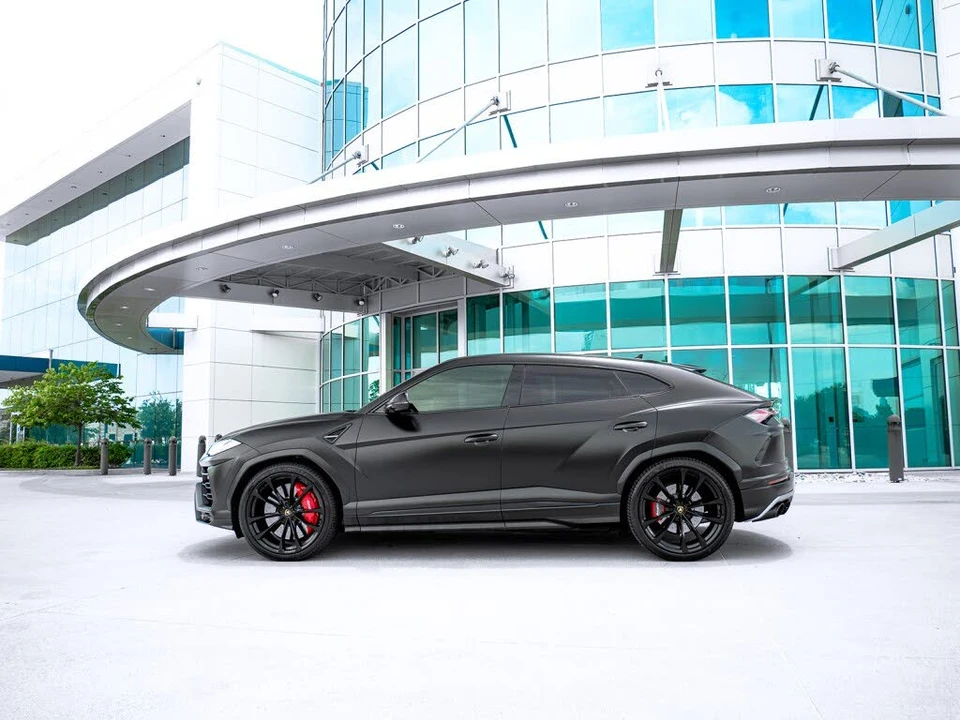 2021 Lamborghini Urus - Image 2 of 31