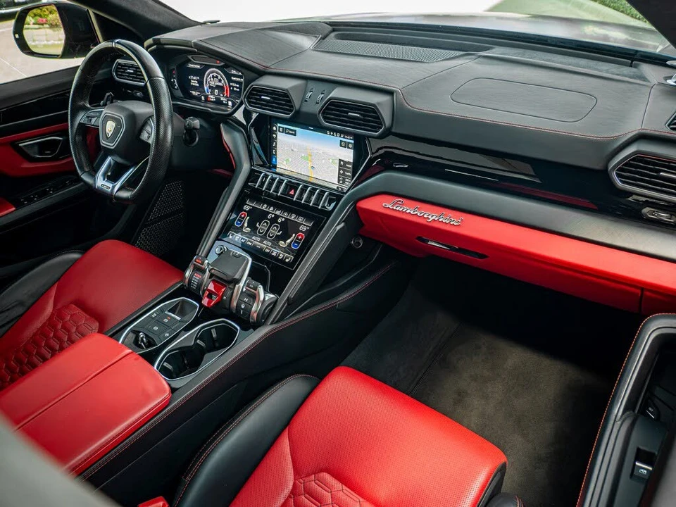 2021 Lamborghini Urus - Image 25 of 31