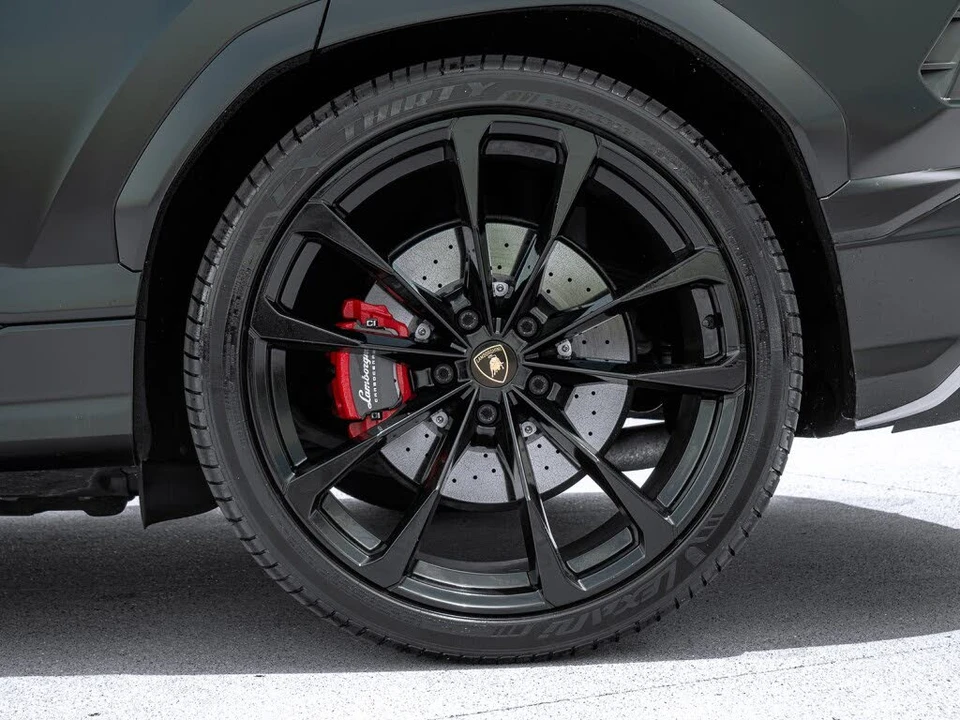 2021 Lamborghini Urus - Image 17 of 31