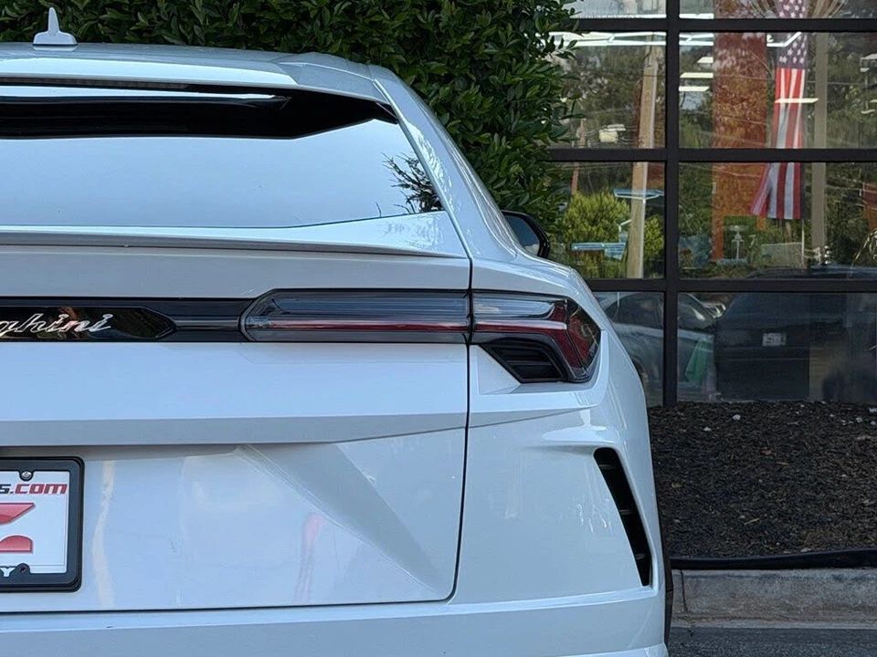 2021 Lamborghini Urus - Image 16 of 31