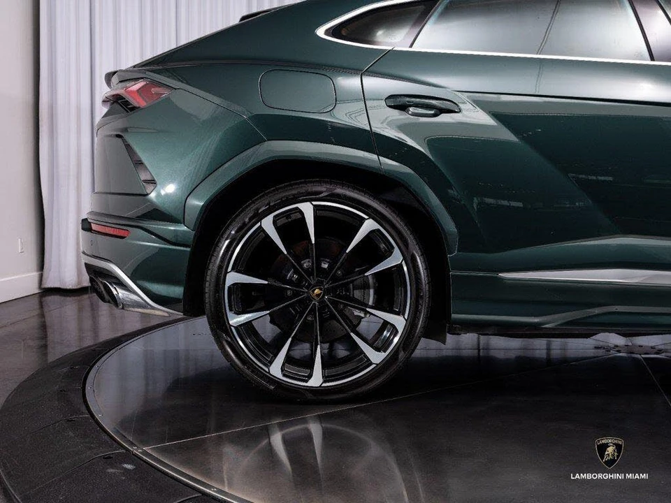2021 Lamborghini Urus - Image 17 of 31