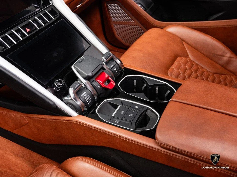 2021 Lamborghini Urus - Image 27 of 31