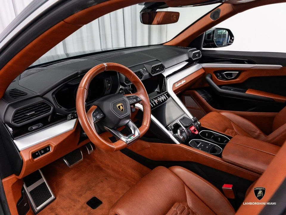 2021 Lamborghini Urus - Image 24 of 31