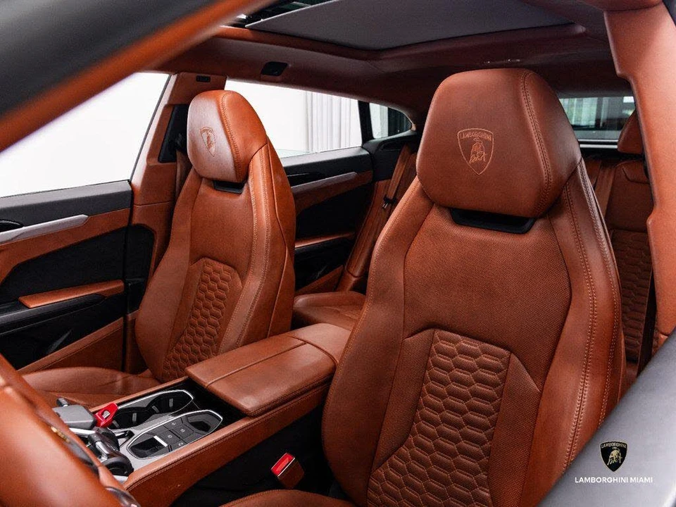 2021 Lamborghini Urus - Image 29 of 31
