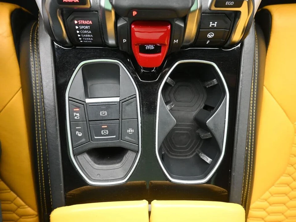 2021 Lamborghini Urus - Image 19 of 31