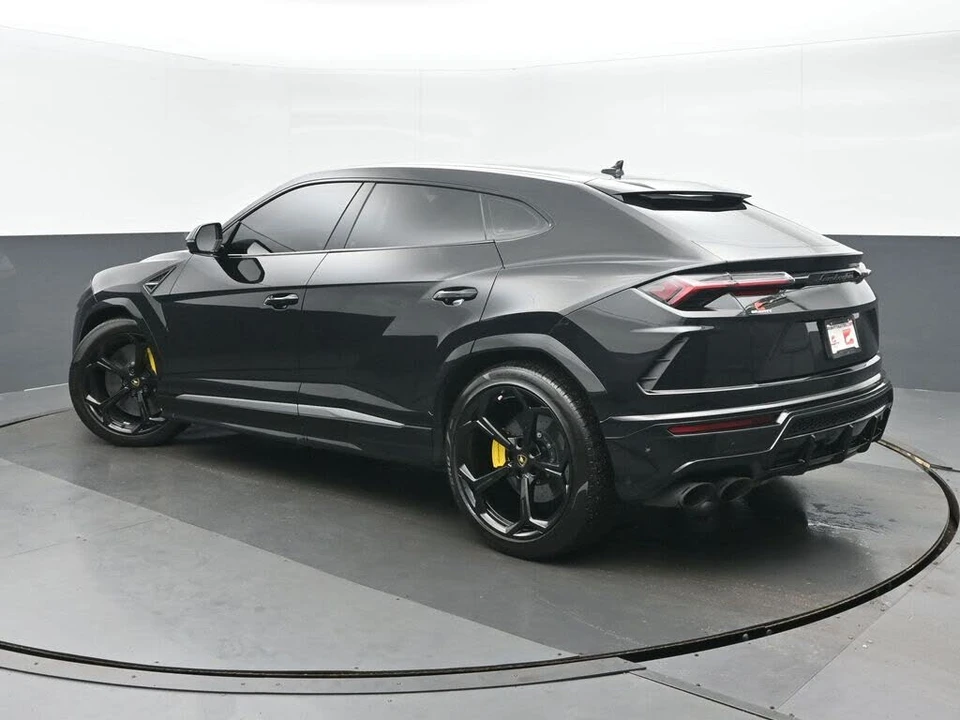 2021 Lamborghini Urus - Image 5 of 31