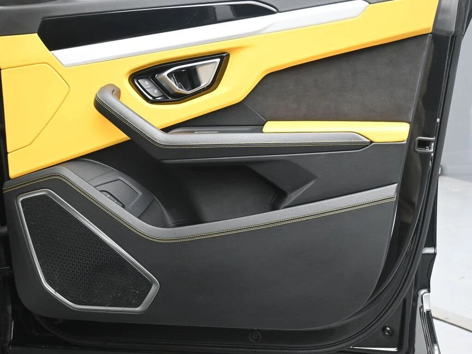 2021 Lamborghini Urus - Image 27 of 31