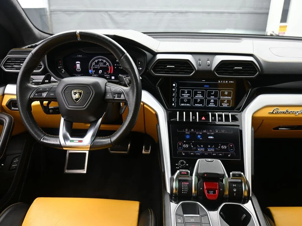 2021 Lamborghini Urus - Image 11 of 31