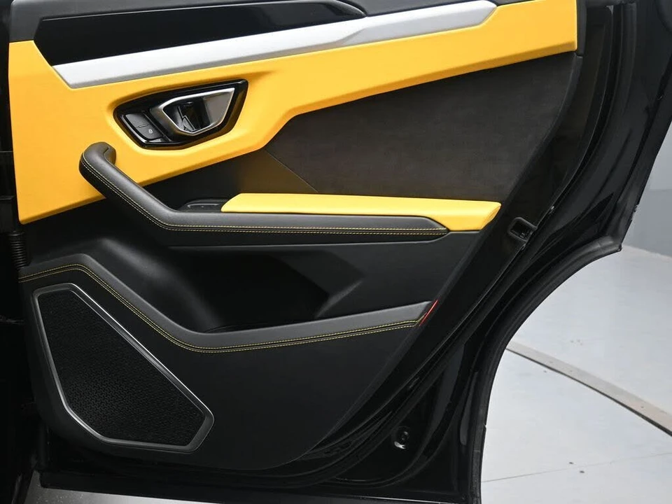 2021 Lamborghini Urus - Image 25 of 31
