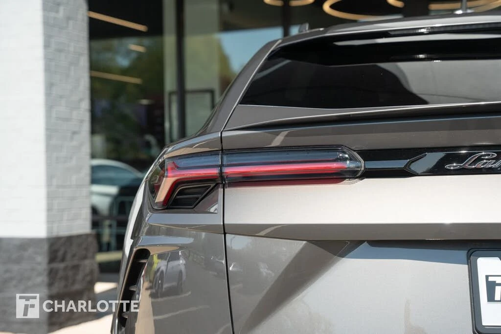 2021 Lamborghini Urus - Image 13 of 31