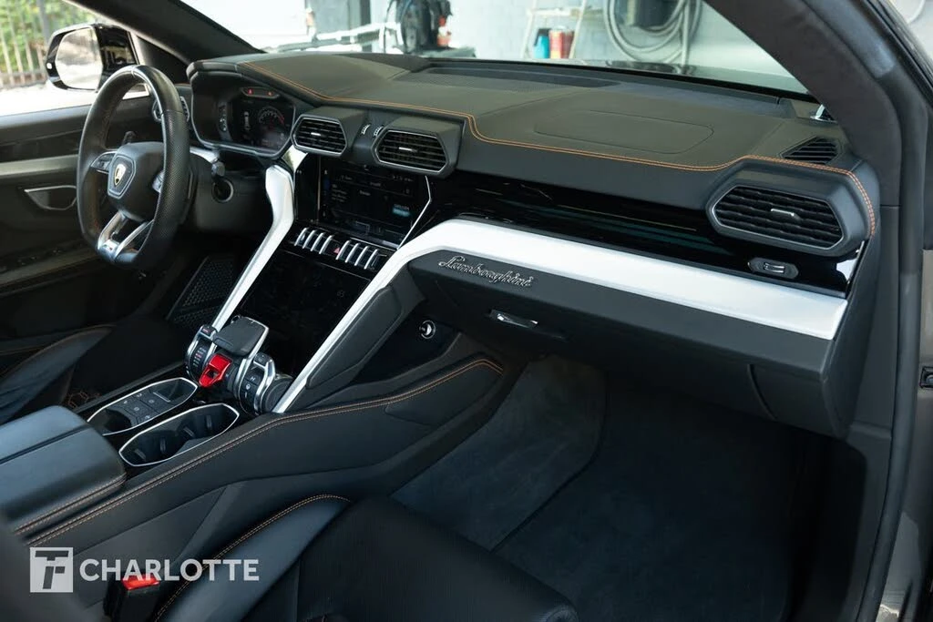 2021 Lamborghini Urus - Image 31 of 31