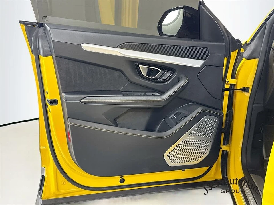 2021 Lamborghini Urus - Image 23 of 31