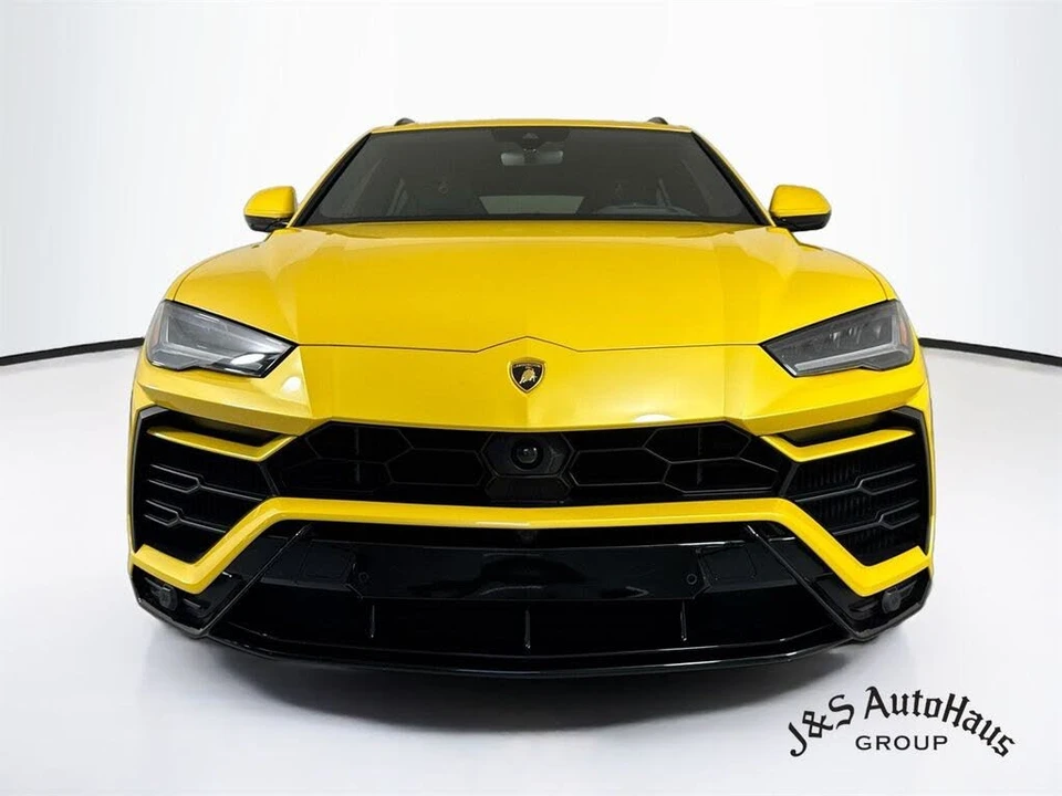 2021 Lamborghini Urus - Image 2 of 31