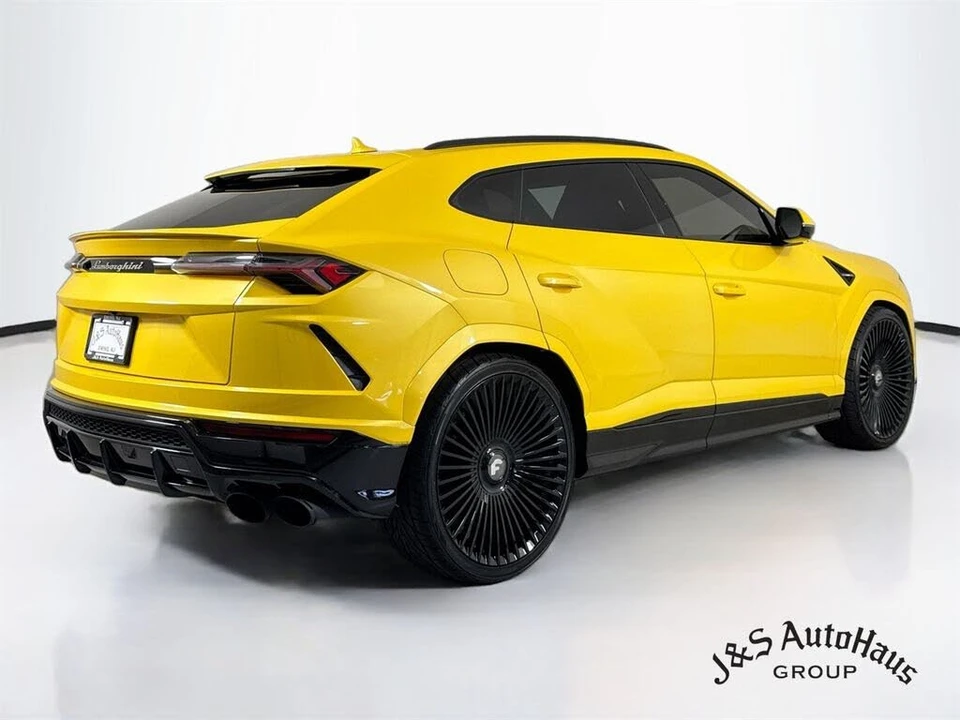 2021 Lamborghini Urus - Image 7 of 31