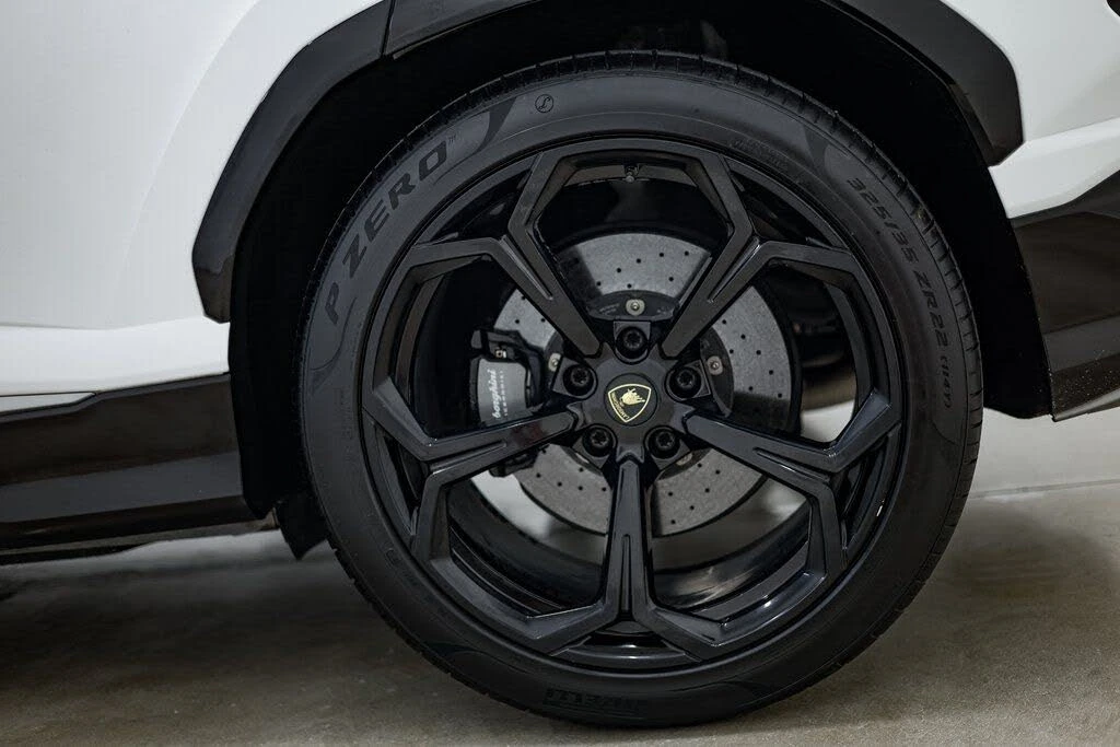2021 Lamborghini Urus - Image 5 of 31