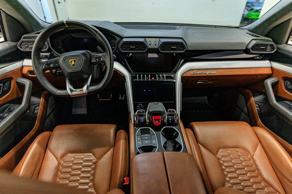 2021 Lamborghini Urus - Image 28 of 31