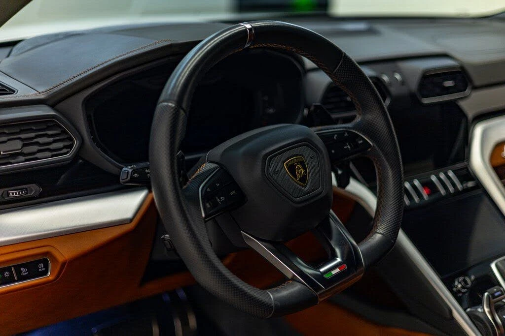 2021 Lamborghini Urus - Image 16 of 31