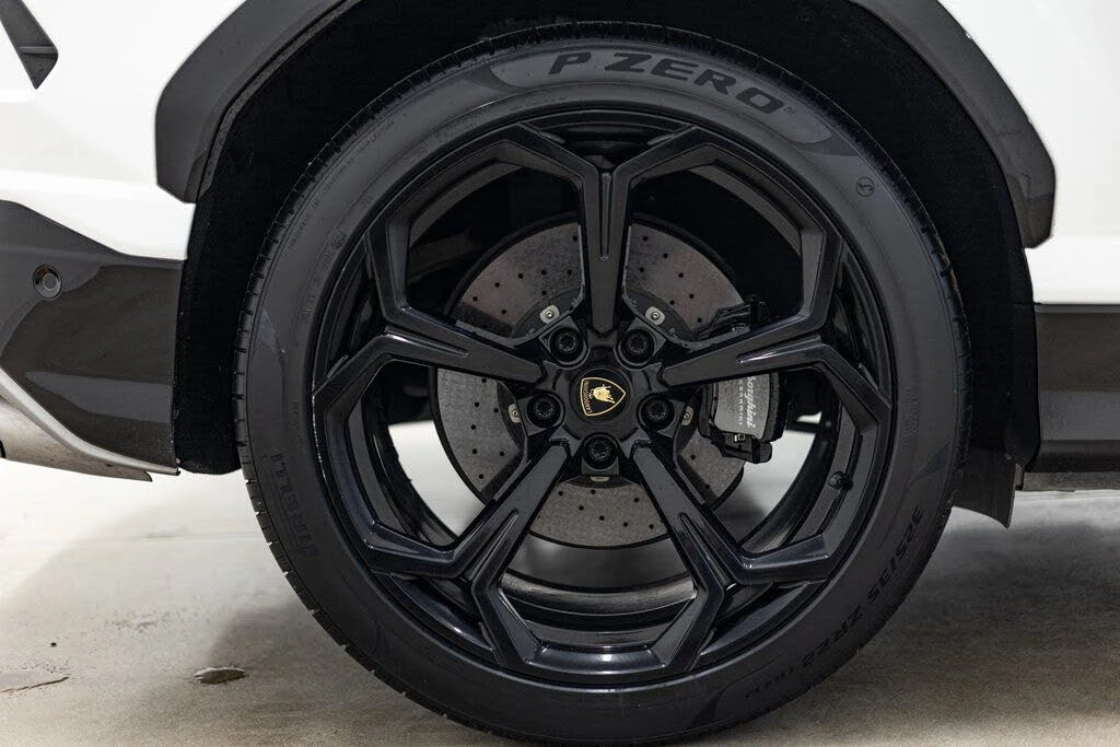 2021 Lamborghini Urus - Image 10 of 31