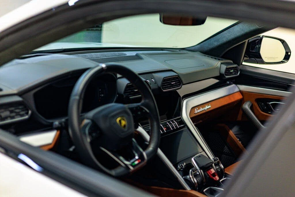 2021 Lamborghini Urus - Image 19 of 31