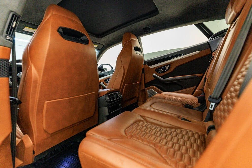 2021 Lamborghini Urus - Image 24 of 31