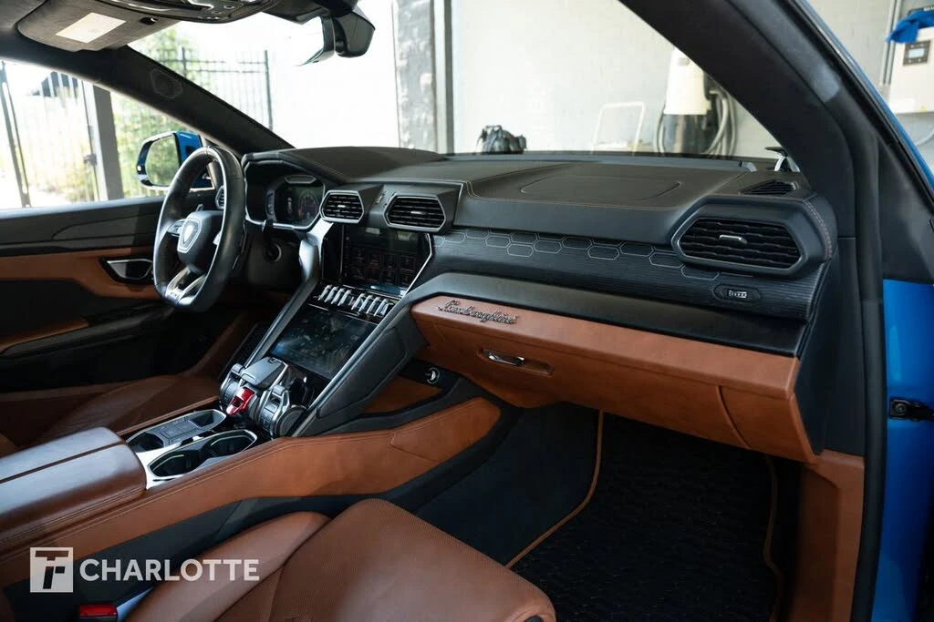 2021 Lamborghini Urus - Image 31 of 31