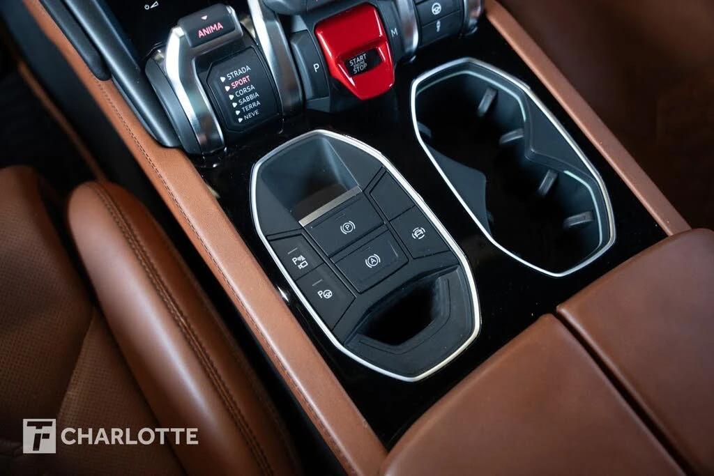 2021 Lamborghini Urus - Image 27 of 31