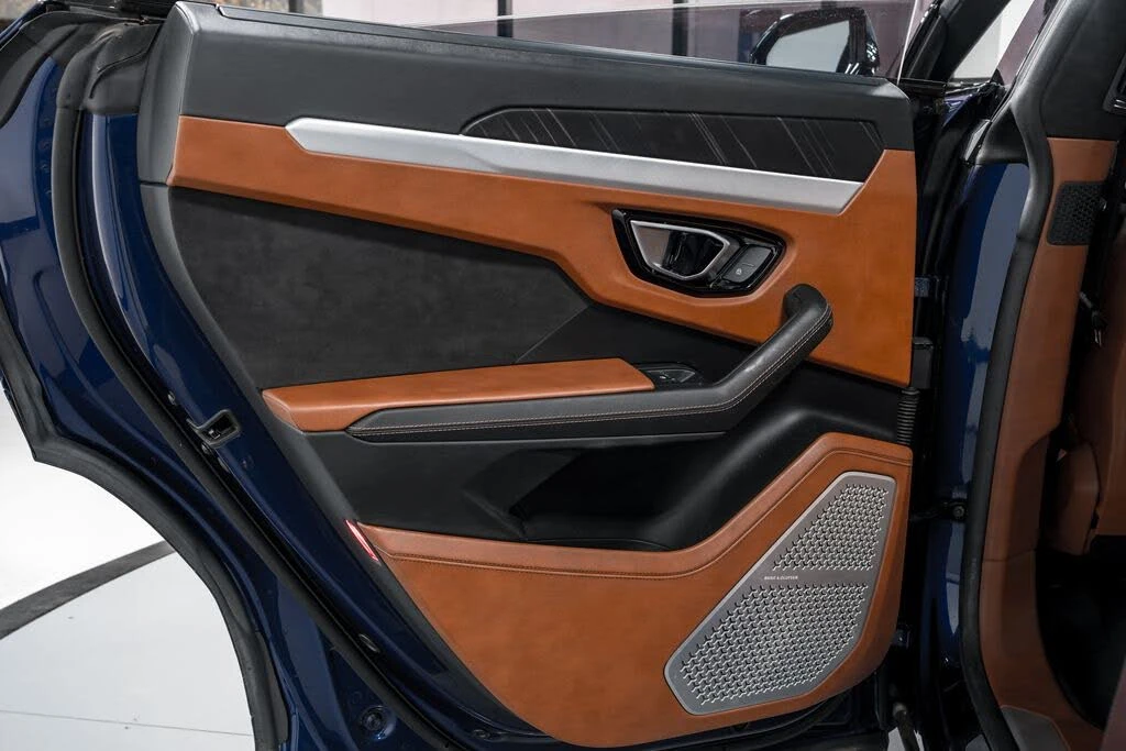 2021 Lamborghini Urus - Image 29 of 31