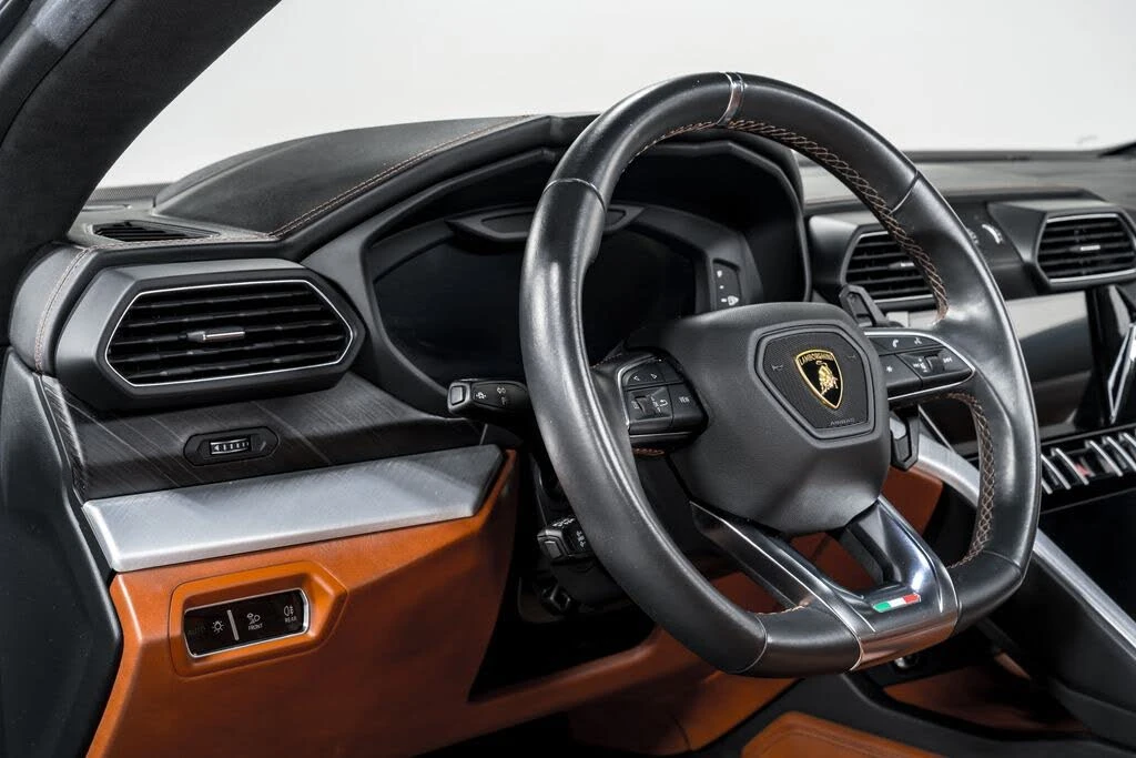 2021 Lamborghini Urus - Image 14 of 31
