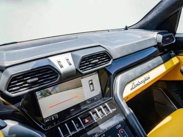 2021 Lamborghini Urus - Image 10 of 17