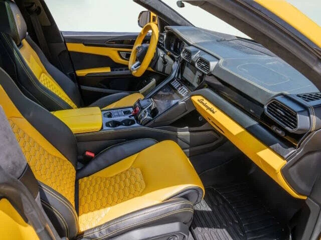 2021 Lamborghini Urus - Image 12 of 17