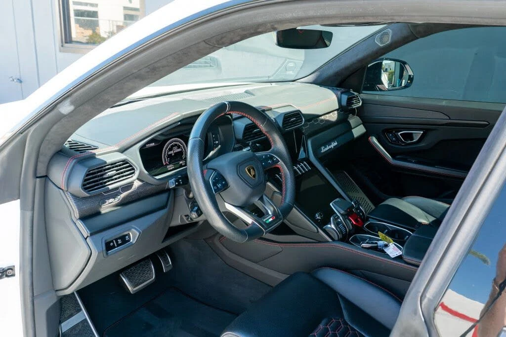 2021 Lamborghini Urus - Image 10 of 31